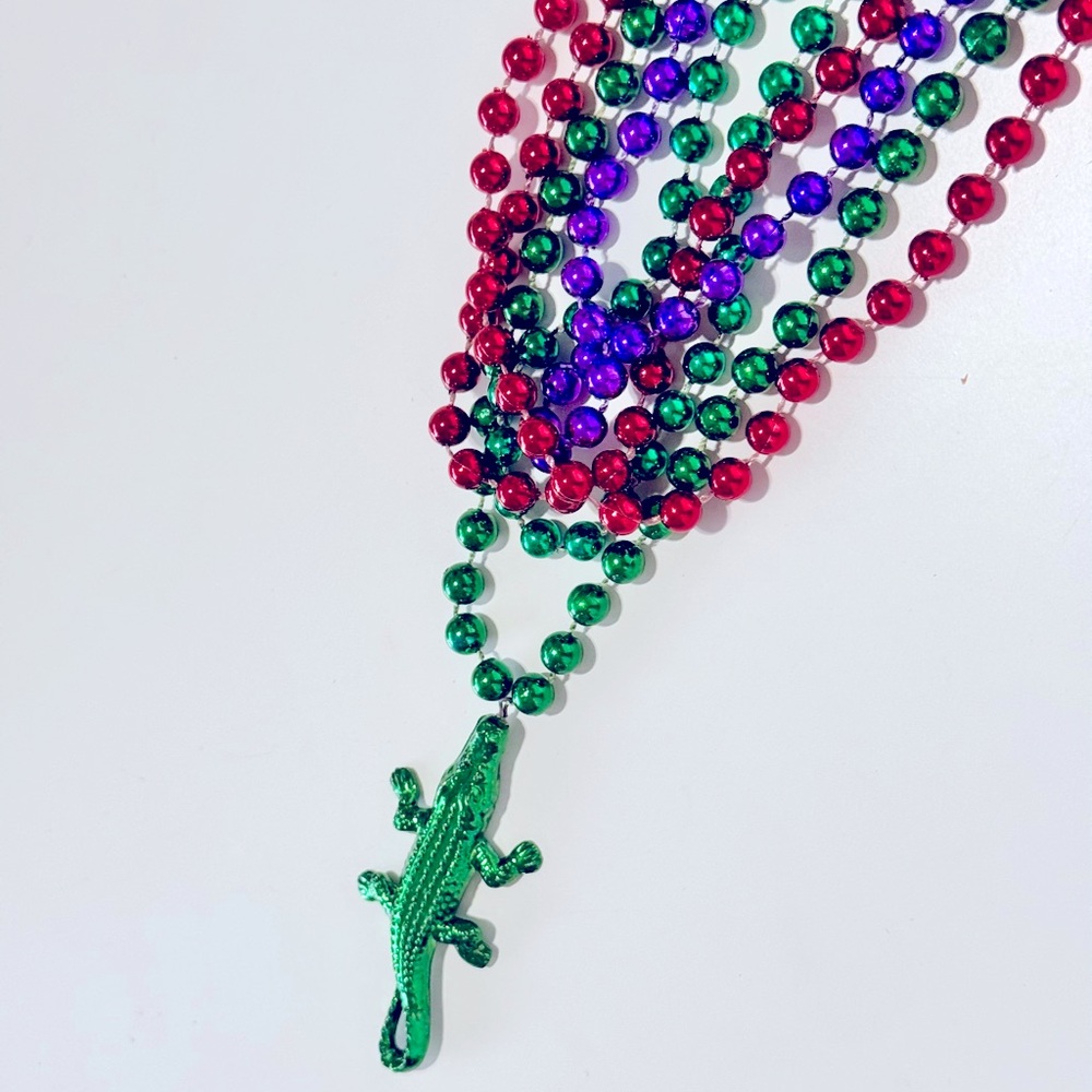 MARDI GRAS Beads Set New Orleans Necklace NOLA Alligator Gator Pendant 5 Strands